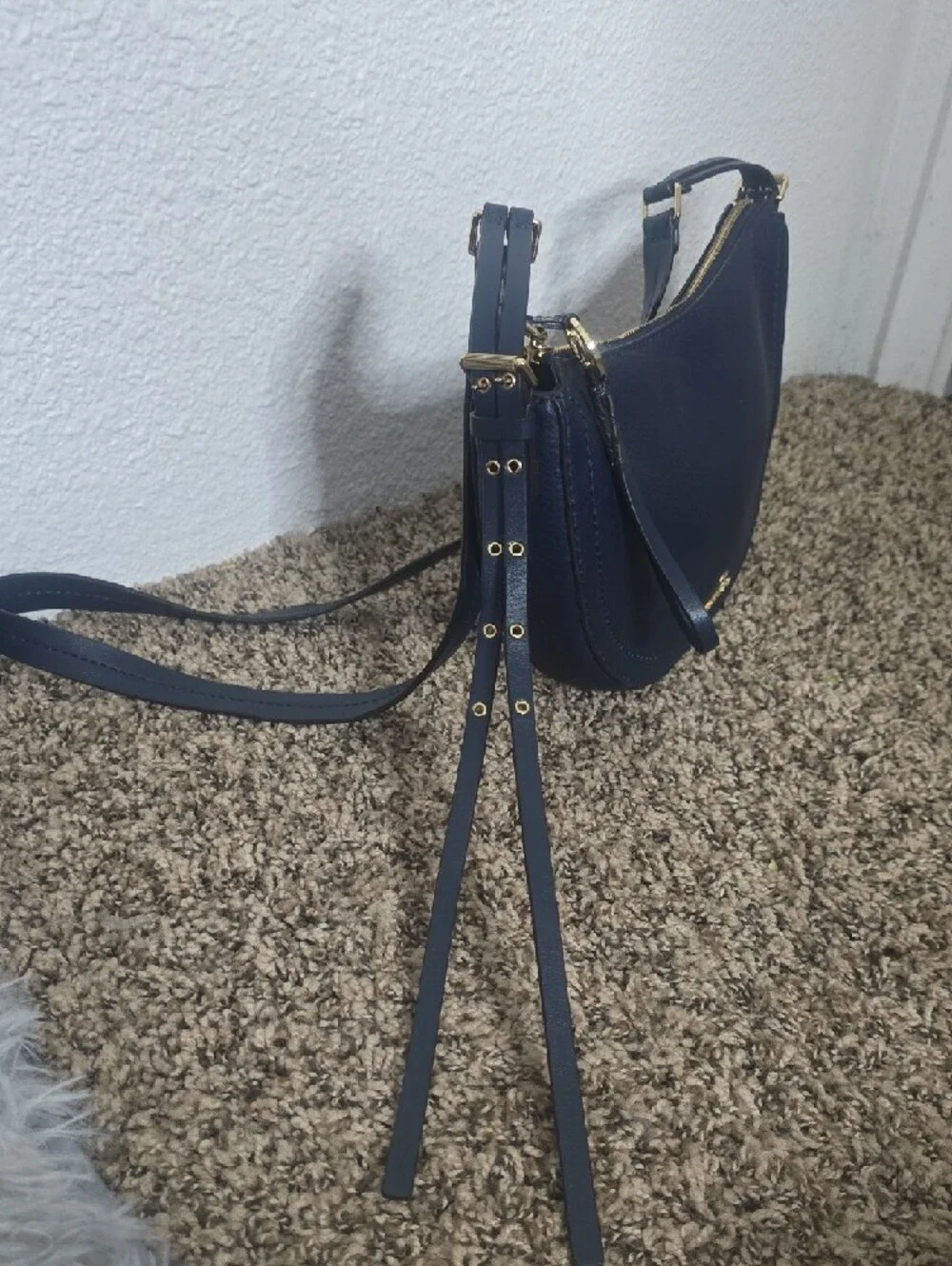 Michael Kors Dark Navy Leather Crescent Med Crossbody Bag W Gold Hardware (EUC)✨